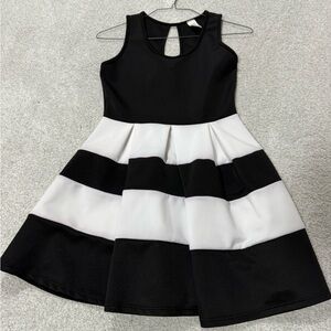Black 🖤🤍 And White Striped A-Line Mini Dress